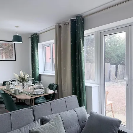 52 Ring Road 5 Shared House Cosy * Leeds (West Yorkshire)